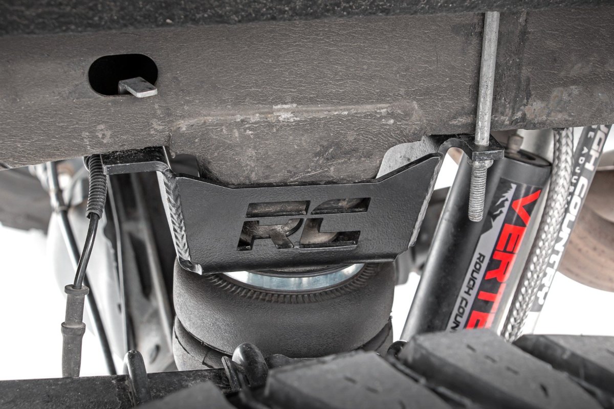 GMC Sierra 1500 Air Spring Kit - Rear - Rough Country - Wireless Controller | 6-7.5 Inch Lift Kit - '07-'18